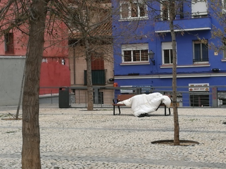 Twitter@Laura_pinksmile: &ldquo;Papeles mojados&rdquo;. (2017)