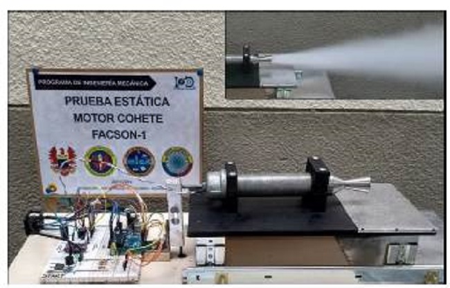 Montaje y prueba estática de combustión del motor cohete. 