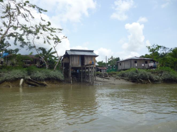 Ingreso al resguardo ind&iacute;gena Calle Santa Rosa a trav&eacute;s del r&iacute;o Saija.