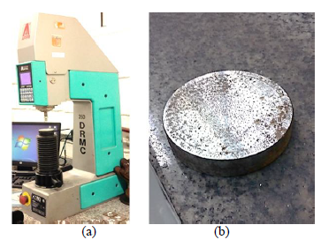 Equipos para medici�n a) Dur�metro AFFRI 250 DMRC, b) Bloque patr�n de calibraci�n