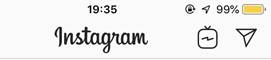 Visualização da barra superior do aplicativo Instagram por um aparelho celular, onde se encontra os ícones Direct e IGTV no canto superior direito.