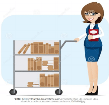 Imagem de bibliotecária no seu trabalho.