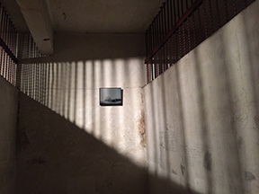 Gr&aacute;fica de Encierro (2011-2016). Taller. Fotograf&iacute;a a color. Fuji ASA 100. Sublimaci&oacute;n sobre placas de Aluminio Chromaluxe