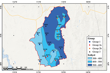 Mean annual isohyets and grouped weather stations.
