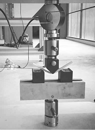 Disposici&oacute;n Metrotec Serie MTE50 para ensayo de flexi&oacute;n.