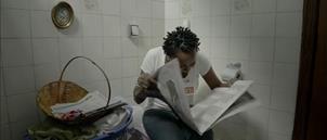 Silvia se entera que fue admitida a la universidad