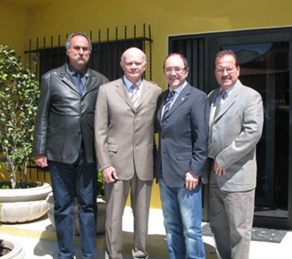 De izquierda a derecha los Dres. Benito Ram&iacute;rez Valverde, Benjam&iacute;n Figueroa Sandoval, Jes&uacute;s Mart&iacute;nez Almela (director del Programa IPMA Latinoam&eacute;rica) y Jorge Cadena &Iacute;&ntilde;iguez, durante la primera ronda de certificaci&oacute;n en direcci&oacute;n de proyectos de la AMIP-IPMA en M&eacute;xico en 2012.