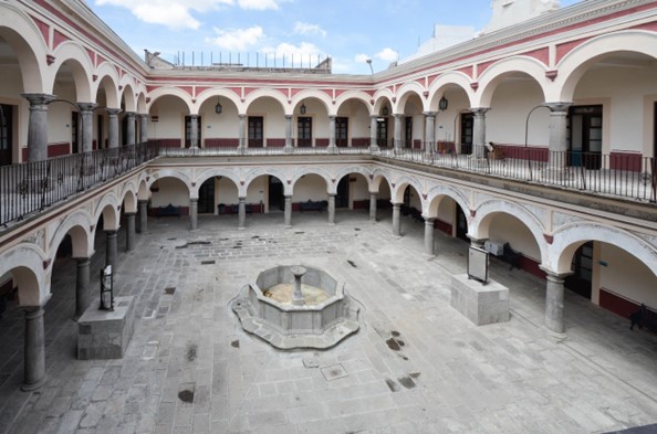 The Colegio de San Jer�nimo.