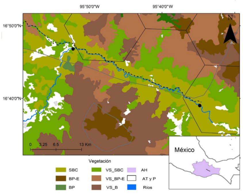 �rea de estudio de Lontra annectens a orillas del r�o Tehuantepec, Oaxaca, M�xico durante 2013. Se observa el trazo de la autopista Mitla-Tehuantepec (l�nea punteada negra), los Sitios Prioritarios Terrestres para la Conservaci�n de la Biodiversidad (SPT) y las �reas de Importancia para la Conservaci�n de la Aves (AICA). Los cuerpos de agua fueron agrandados con fines visuales. El recuadro muestra la ubicaci�n de la autopista dentro del estado de Oaxaca (en rosa), M�xico.