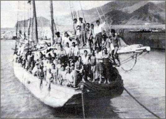FOTOGRAFÍA DEL BARCO FANTASMA “EL ELVIRA” EN EL QUE DECENAS DE CANARIOS VIAJARON RUMBO A VENEZUELA