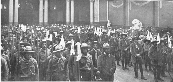 1913. La primera fundación de “Boy Souts” a Barcelona. Primera reunión oficial en el Palacio de Bellas Artes.
