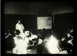 Professora em sala de aula