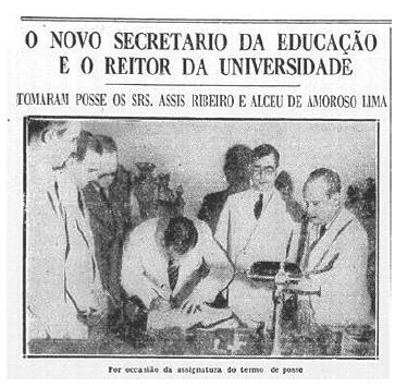Fotografia da posse de Paulo Assis Ribeiro e de Alceu Amoroso Lima na presença das autoridades do governo Vargas.