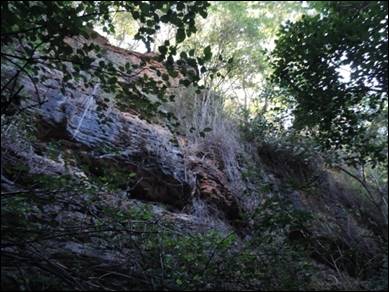 Pared&atilde;o vertical associado &agrave; Dolina 3