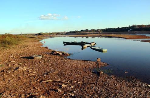 Leito do rio S&atilde;o Francisco em Pirapora, janeiro de 2015