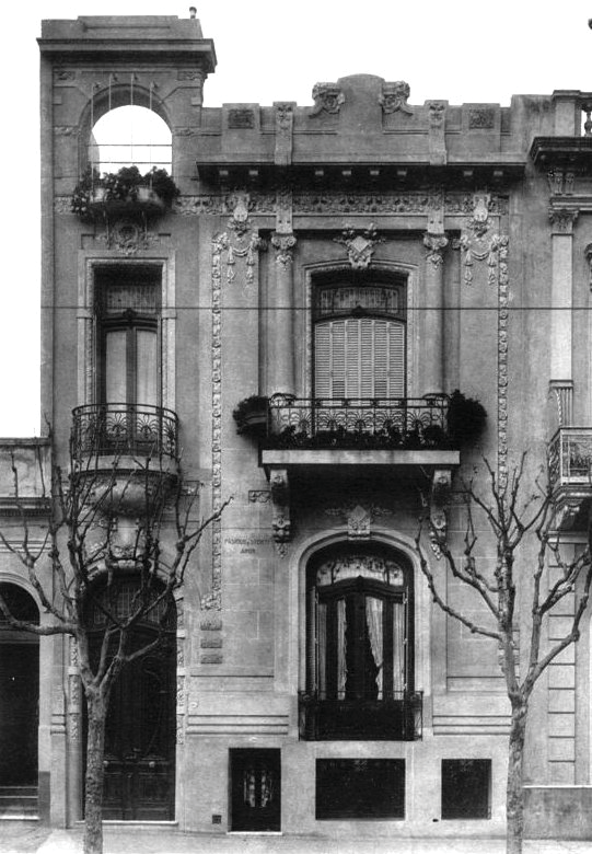 Casas projetadas por R. Fasiolo e J. P. Storti, em Buenos Aires.