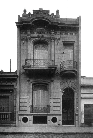 Casas projetadas por R. Fasiolo e J. P. Storti, em Buenos Aires.