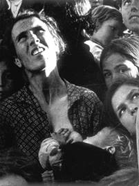 David Seymour “Chim”. Mulher em reunião sobre divisão de terras nos arredores de Estremadura. Espanha, 1936.