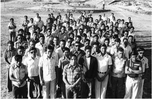 Participantes da VII Assembleia Ind&iacute;gena dissolvida pela FUNAI - Surumu/RR - Jan/1977. 