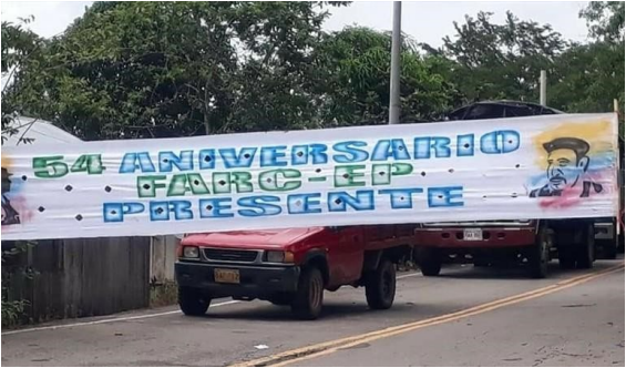 Disidencias de las FARC instalaron pancartas y bloquearon vías en Arauca.