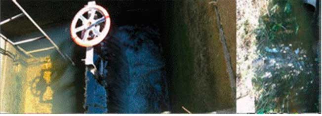 Estructura de control, para el manejo del régimen de humedad en el suelo.