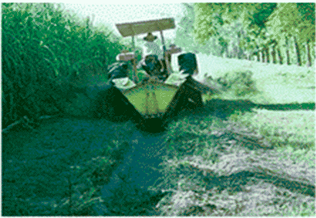 Drenaje superficial parcelario con zanjeadora tipo Dondi.