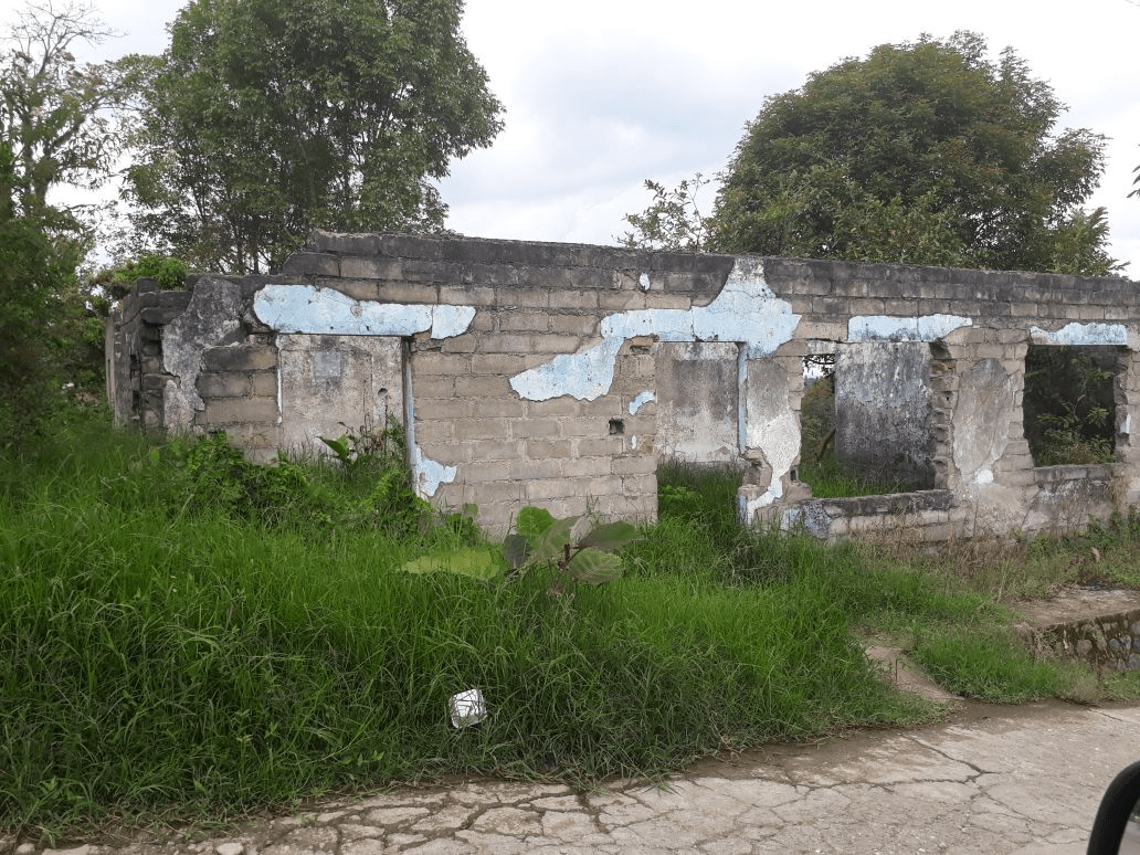 Ruinas de una vivienda familiar