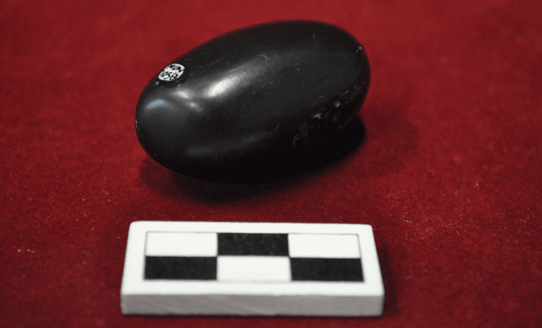 Objeto l�tico, posible herramienta para la orfebrer�a, colecci�n Oeding, Museo Mapuka