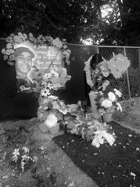 Juan Carlos, desaparecido en 2015 y recuperado en 2017, ahora descansa en el pante&oacute;n Tierra Santa del peque&ntilde;o poblado donde naci&oacute; y creci&oacute;. Archivo propio, 2018.