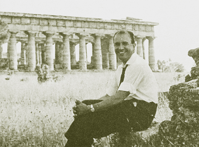 &ldquo;Jos&eacute; Luis Mart&iacute;nez en Grecia, s. f.&rdquo;.
