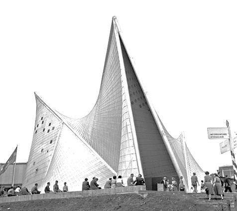 Ejemplo en arquitectura de geometr&iacute;a no-euclidiana