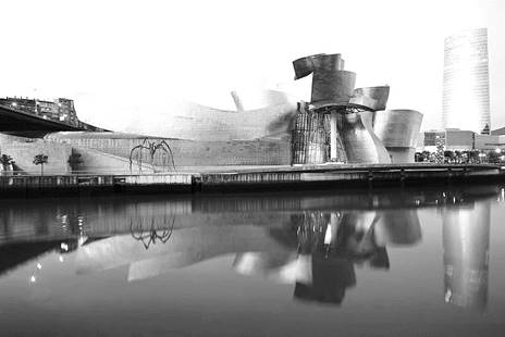 Ejemplo en arquitectura de geometr&iacute;a no-euclidiana