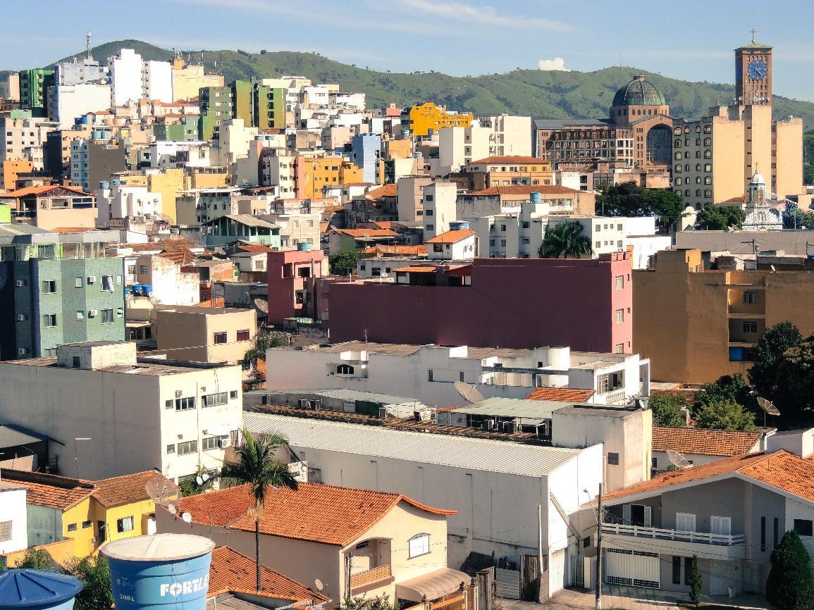Cidade de Aparecida vista da janela de um hotel
