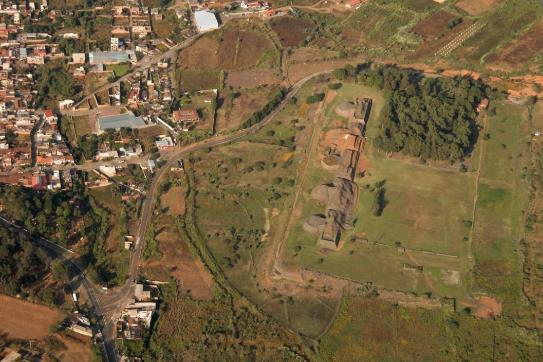 Sitio arqueológico de Tzintzuntzan en la cuenca lacustre de Pátzcuaro