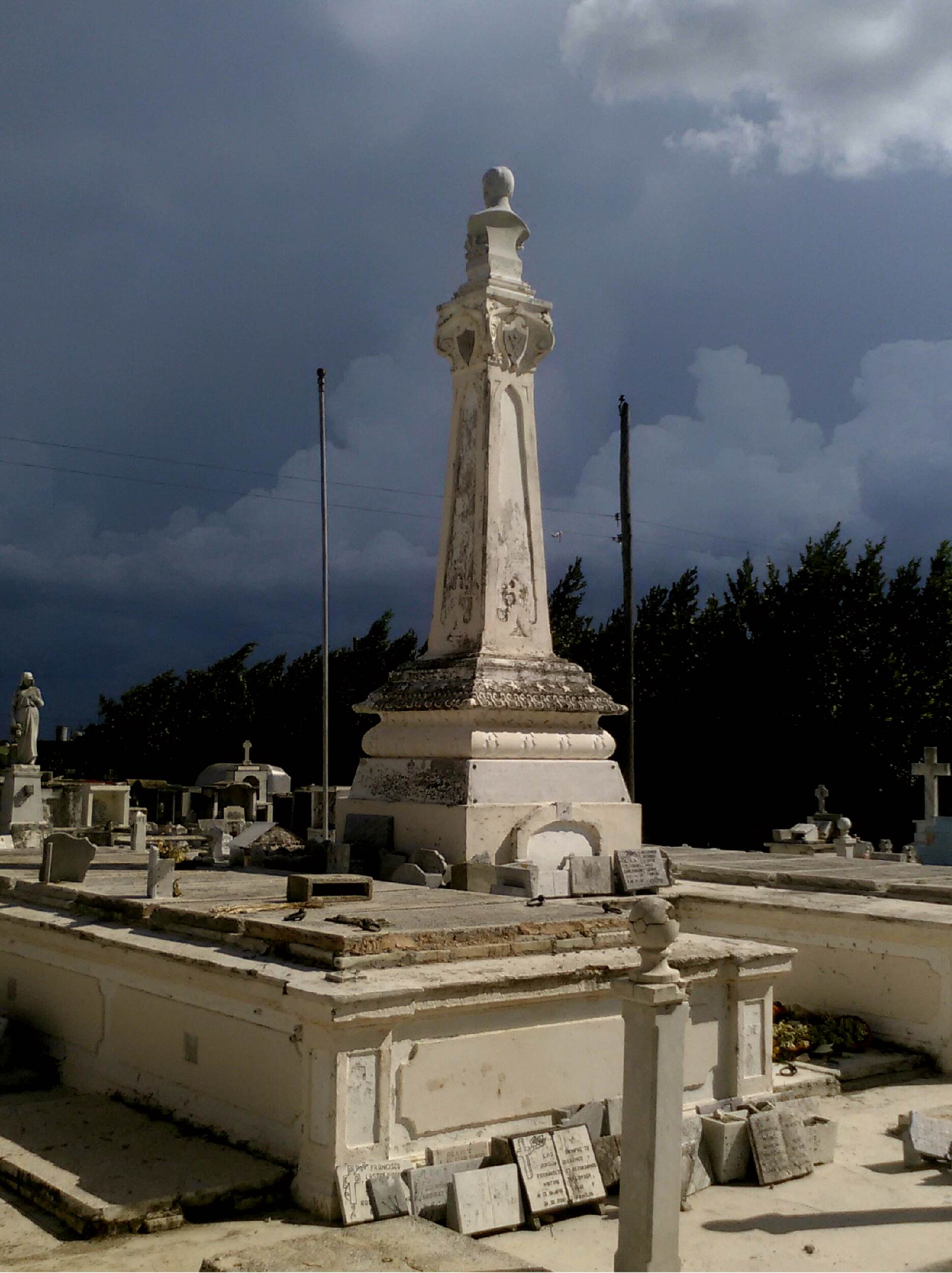 Panteón de los Veteranos de las guerras de independencia, Primer tramo