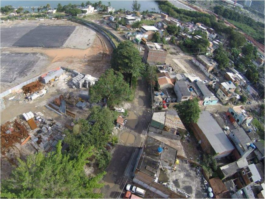 Foto a�rea da Vila Aut�dromo com as obras do Parque Ol�mpico em curso, Rio de Janeiro, Brasil