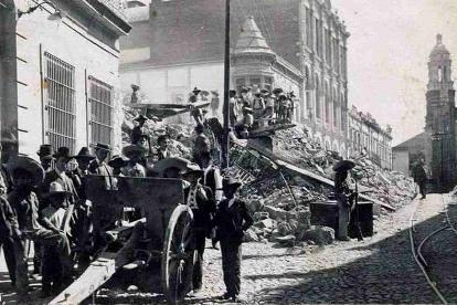 Av. Hidalgo en 1914 despu�s de la Batalla de Zacatecas