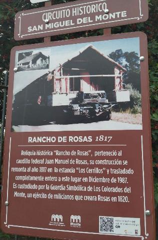 Carteler�a localizada en el exterior junto a la puerta de ingreso al &ldquo;Rancho de Rosas&rdquo;