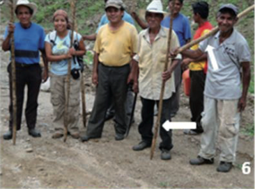 6. Lugare&ntilde;os mazatecos con sus varas para sembrar