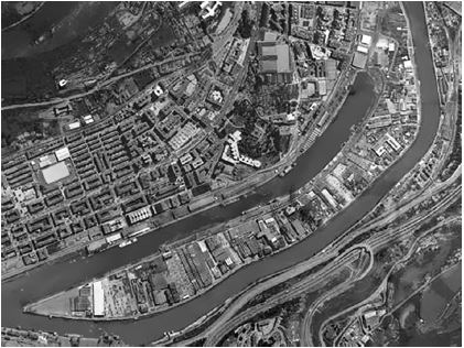 La pen&iacute;nsula de Zorrotzaurre en 2004