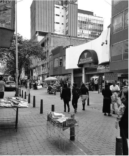 Fotograf&iacute;a del pasaje de
los libros