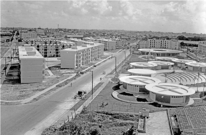 Conjunto
habitacional y centro escolar: calles Bellavista y Col&oacute;n, Plaza de la
Revoluci&oacute;n, 1961