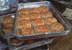 Queijadinhas recém-saídas do forno.