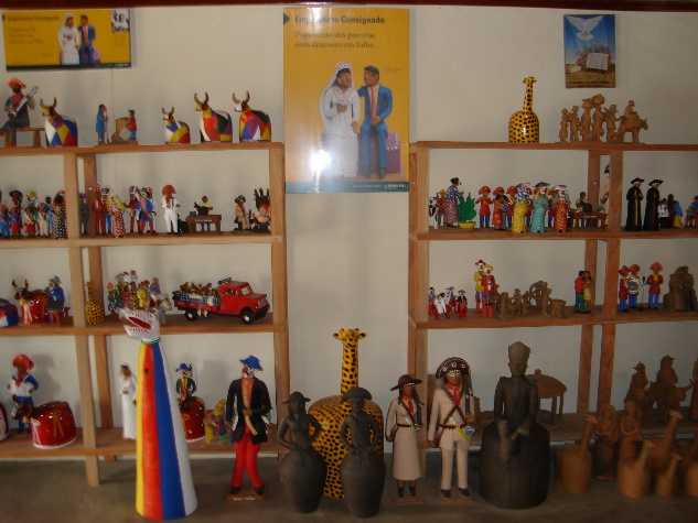 O showroom de Eud&oacute;cio com os cartazes da campanha do banco Real