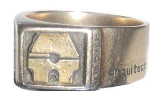 Fotograf�a al anillo del Arq. J. Jes�s Urtiz Guti�rrez 