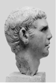 Marmorbildnis eines Unbekannten.