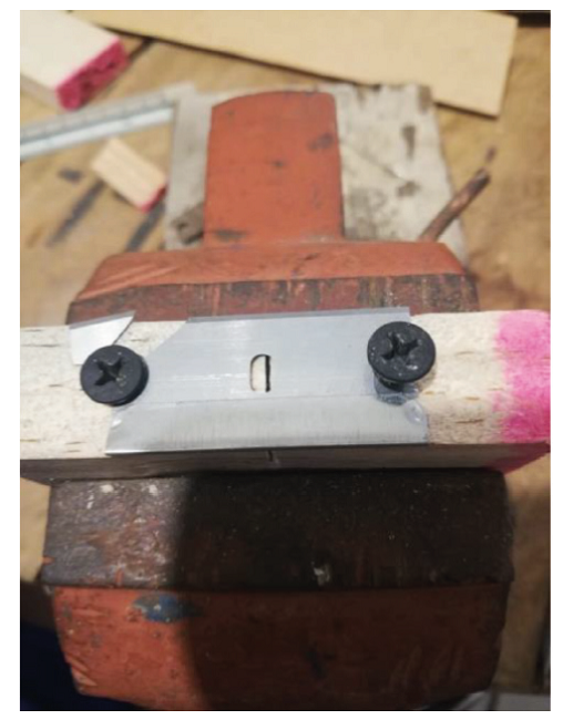 Rotura de navaja por exceso de tensión