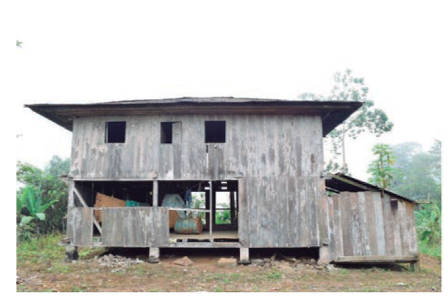Vivienda construida por los hermanos Paredes Moso 