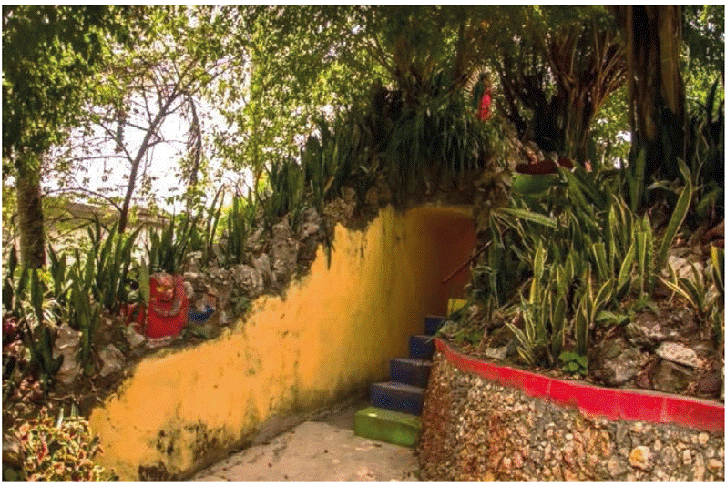 Cerro artificial alusivo al cerro del Tepeyac, construido en el costado sur del templo