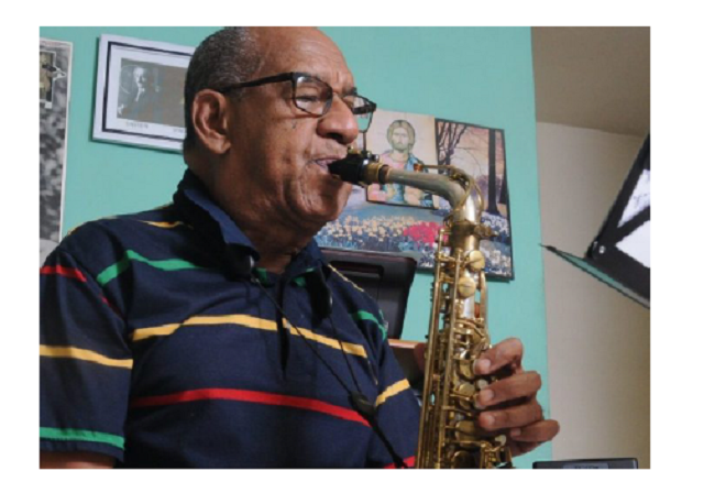 Saxofonista dominicano Crispín Fernández